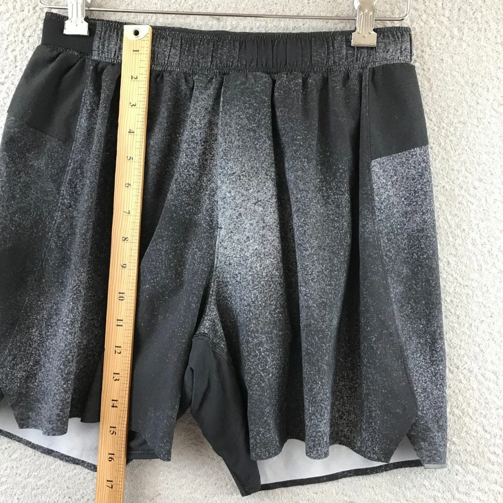 Lululemon Mens M Athletic Shorts Black Speckle Print Liner Waistband‎ Pockets